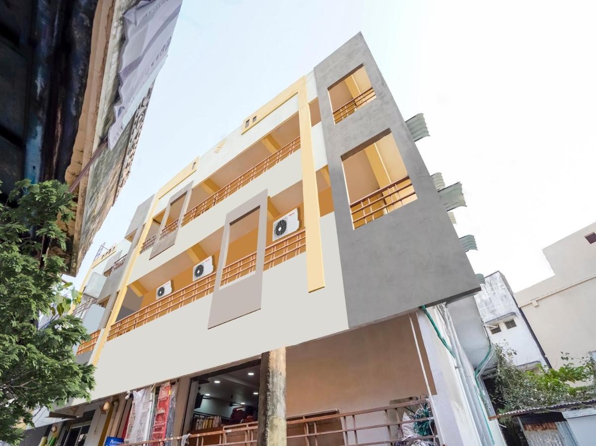 Oyo 84039 Tirumala Grand Rājahmundry Exterior foto
